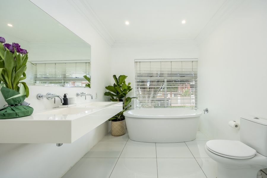 4 Bedroom Property for Sale in Kenridge Western Cape